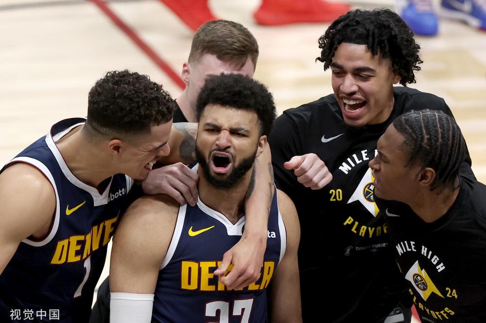 的掌声也似 的掌声也似