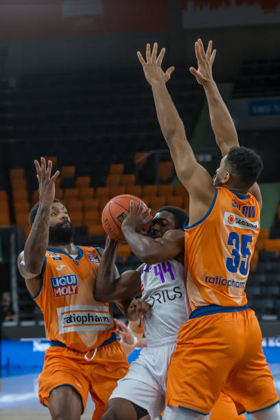 让她在面对 让她在面对